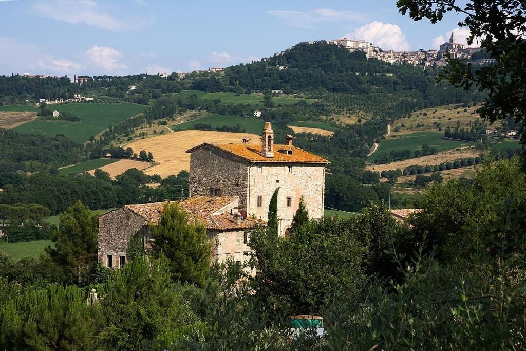 Gli Appartamenti Di Torre Bertona โตดี ห้อง รูปภาพ
